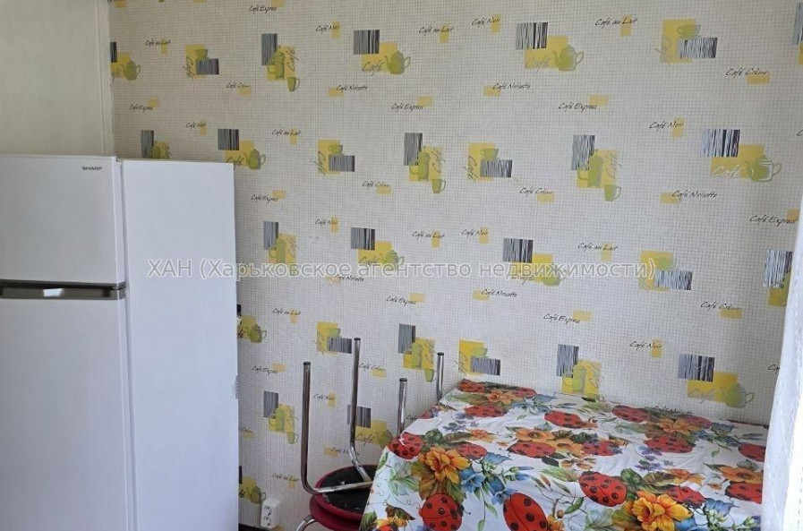 Продам квартиру, Бригады Хартия ул. , 3 кім., 64.80 м², советский ремонт 