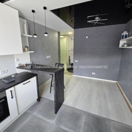 Продам квартиру, Победы просп. , 1 кім., 42 м², евроремонт