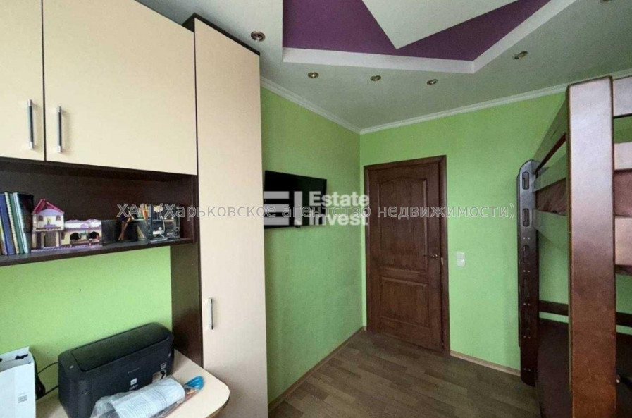 Продам квартиру, Валентиновская ул. , 2 кім., 47 м², без ремонта 