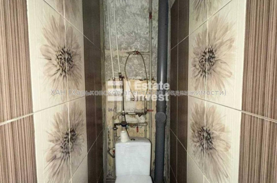 Продам квартиру, Валентиновская ул. , 2 кім., 47 м², без ремонта 