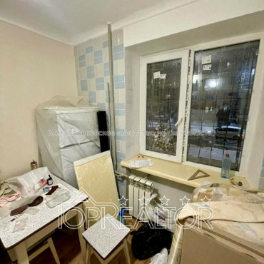 Продам квартиру, Науки просп. , 2 кім., 45 м², советский ремонт 