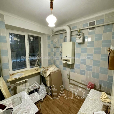 Продам квартиру, Науки просп. , 2 кім., 45 м², советский ремонт 