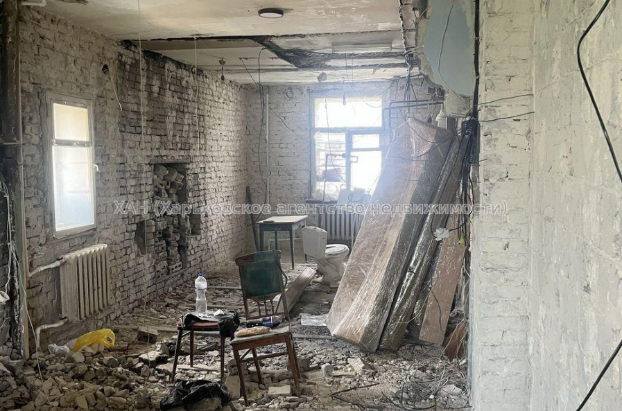 Продам квартиру, Героев Харькова просп. , 1 кім., 43 м², без ремонта 
