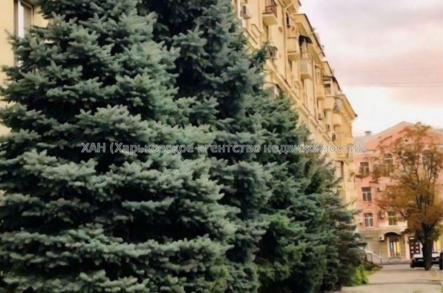 Продам квартиру, Героев Харькова просп. , 1 кім., 43 м², без ремонта 