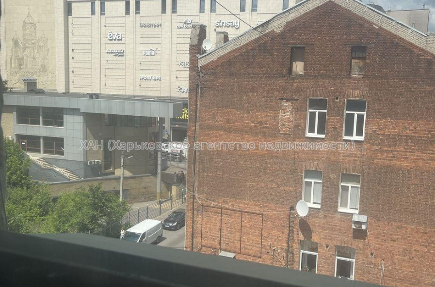 Продам квартиру, Героев Харькова просп. , 1 кім., 43 м², без ремонта 