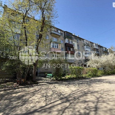 Продам квартиру, Защитников Неба ул. , 2  ком., 43.10 м², косметический ремонт 