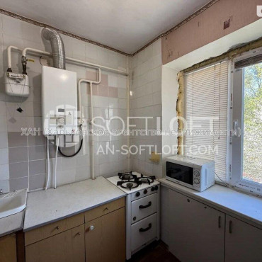 Продам квартиру, Защитников Неба ул. , 2  ком., 43.10 м², косметический ремонт 