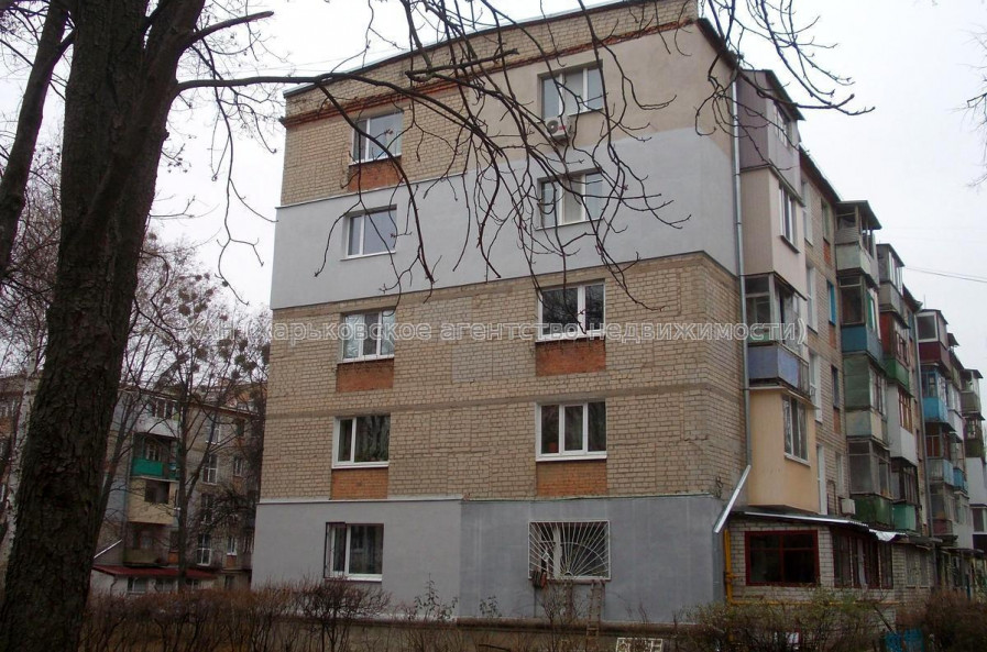 Продам квартиру, 23 Августа ул. , 44 , 3 кім., 56 м², советский ремонт 