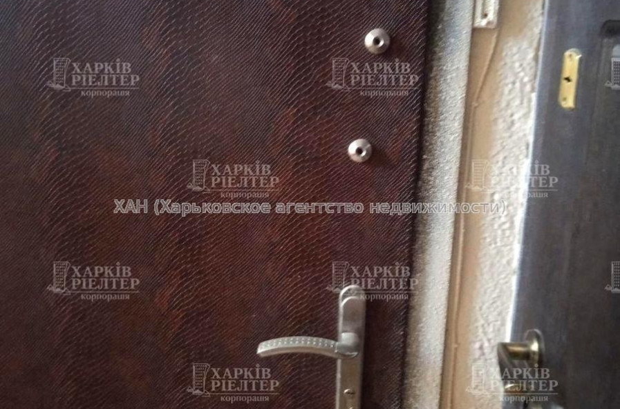 Продам квартиру, 23 Августа ул. , 44 , 3 кім., 56 м², советский ремонт 