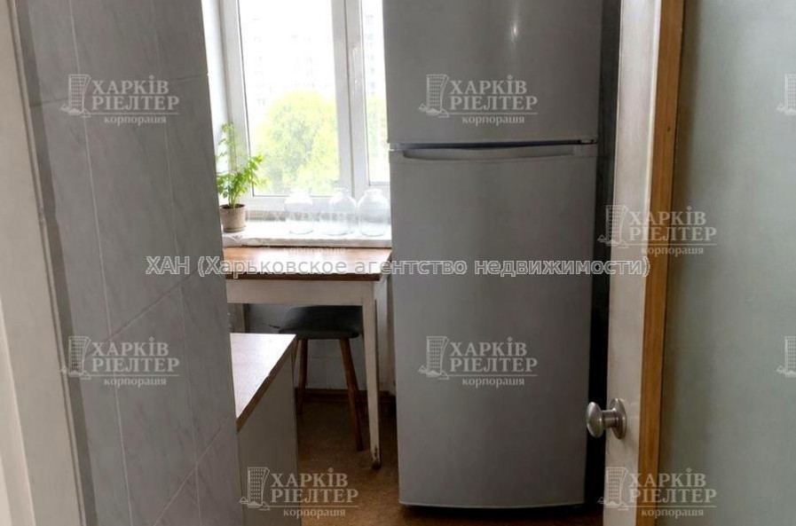 Продам квартиру, 23 Августа ул. , 44 , 3 кім., 56 м², советский ремонт 
