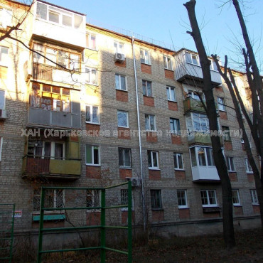 Продам квартиру, 23 Августа ул. , 44 , 3 кім., 56 м², советский ремонт 