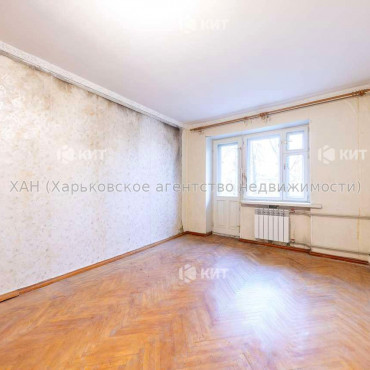 Продам квартиру, 23 Августа ул. , 70 , 3 кім., 56 м², косметический ремонт 