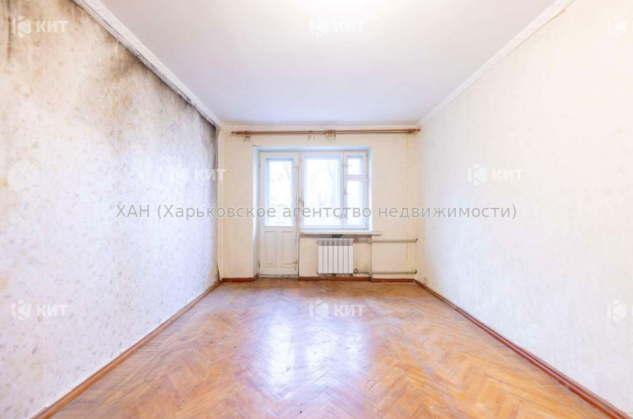 Продам квартиру, 23 Августа ул. , 70 , 3 кім., 56 м², косметический ремонт 