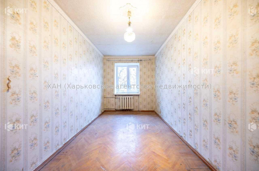 Продам квартиру, 23 Августа ул. , 70 , 3 кім., 56 м², косметический ремонт 