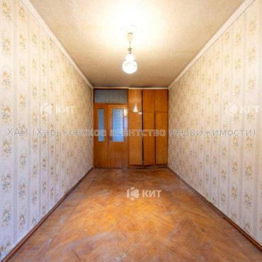 Продам квартиру, 23 Августа ул. , 70 , 3 кім., 56 м², косметический ремонт 