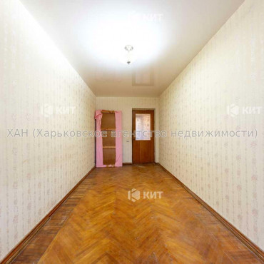 Продам квартиру, 23 Августа ул. , 70 , 3 кім., 56 м², косметический ремонт 