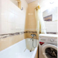 Продам квартиру, 23 Августа ул. , 70 , 3 кім., 56 м², косметический ремонт 