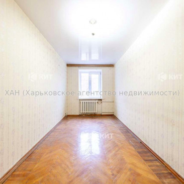 Продам квартиру, 23 Августа ул. , 70 , 3 кім., 56 м², косметический ремонт 