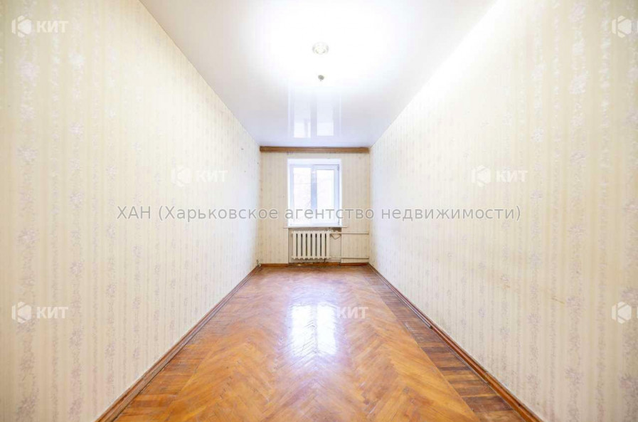Продам квартиру, 23 Августа ул. , 70 , 3 кім., 56 м², косметический ремонт 