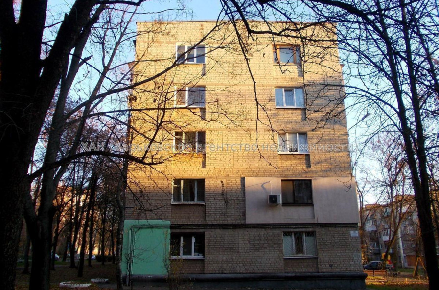 Продам квартиру, 23 Августа ул. , 70 , 3 кім., 56 м², косметический ремонт 