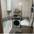Продам квартиру, Ньютона ул. , 2 кім., 40 м², косметический ремонт 