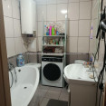 Продам квартиру, Ньютона ул. , 2 кім., 40 м², косметический ремонт 