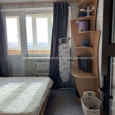 Продам квартиру, Единства ул. , 2 кім., 50 м², частичный ремонт 