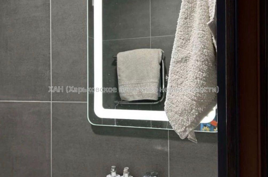 Продам квартиру, Единства ул. , 2 кім., 50 м², частичный ремонт 