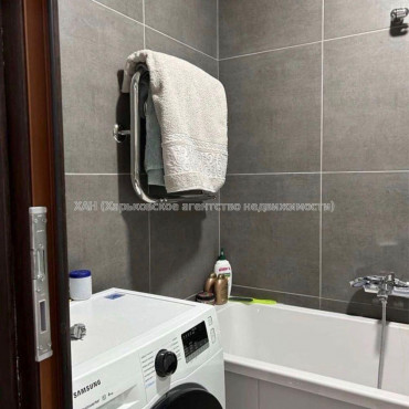 Продам квартиру, Единства ул. , 2 кім., 50 м², частичный ремонт 