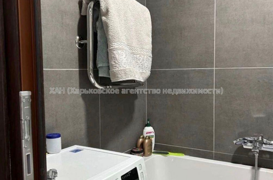 Продам квартиру, Единства ул. , 2 кім., 50 м², частичный ремонт 