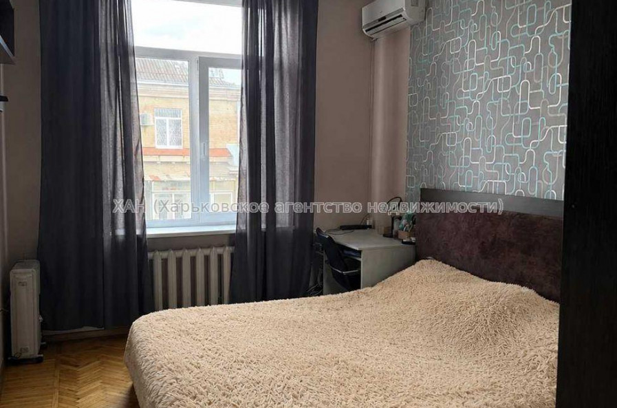 Продам квартиру, Мироносицкая ул. , 2 кім., 55 м², капитальный ремонт 