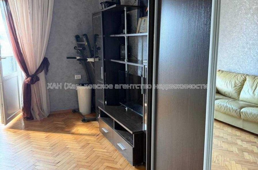 Продам квартиру, Мироносицкая ул. , 2 кім., 55 м², капитальный ремонт 