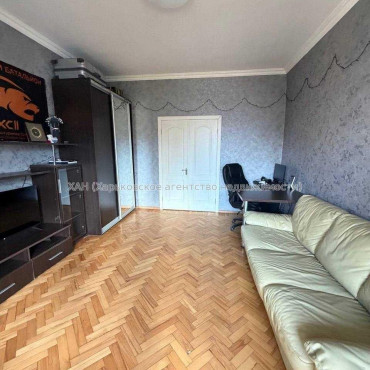 Продам квартиру, Мироносицкая ул. , 2 кім., 55 м², капитальный ремонт 