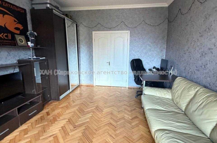Продам квартиру, Мироносицкая ул. , 2 кім., 55 м², капитальный ремонт 