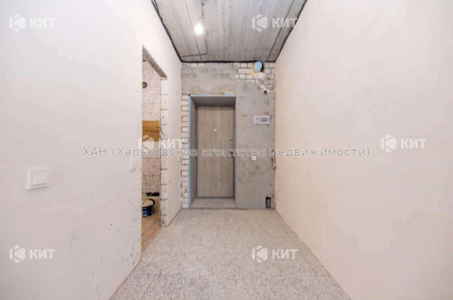 Продам квартиру, Веселая ул. , 1 кім., 18 м², частичный ремонт 