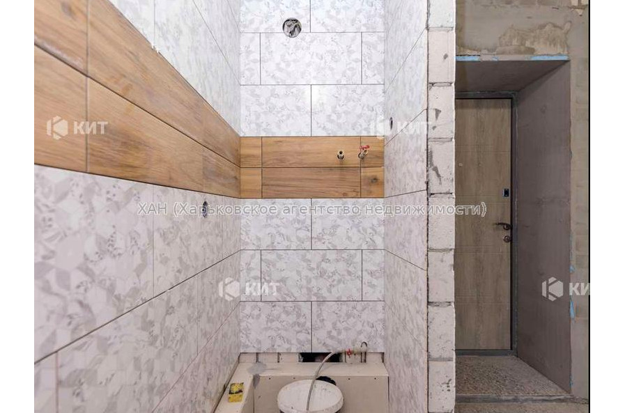 Продам квартиру, Веселая ул. , 1 кім., 18 м², частичный ремонт 