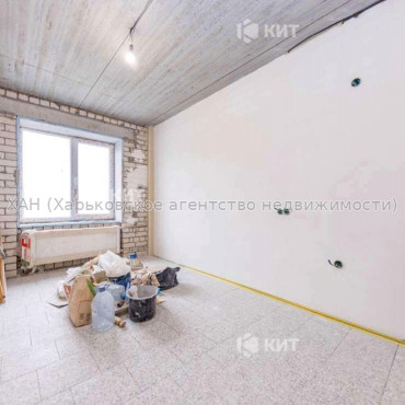 Продам квартиру, Веселая ул. , 1 кім., 18 м², частичный ремонт 