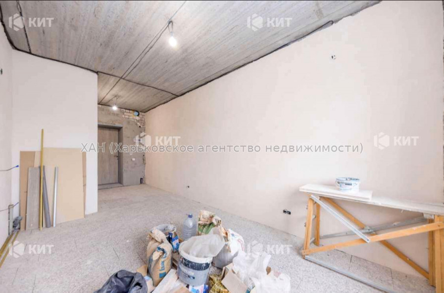 Продам квартиру, Веселая ул. , 1 кім., 18 м², частичный ремонт 