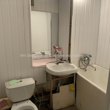Продам квартиру, Конторская ул. , 3 кім., 76 м², без ремонта 