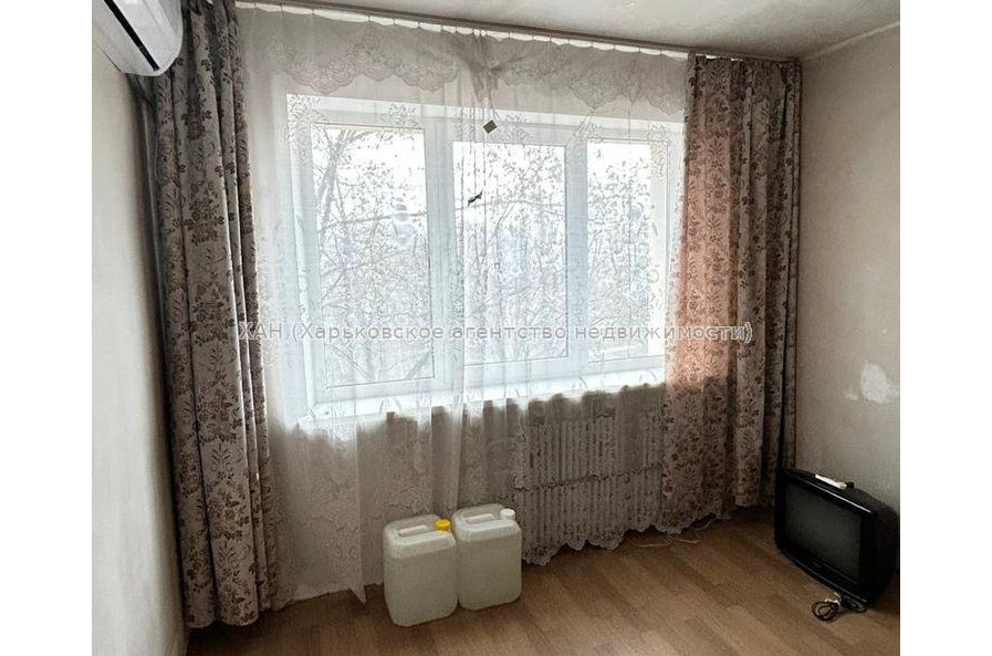 Продам квартиру, 2  ком., 48.50 м², частичный ремонт 