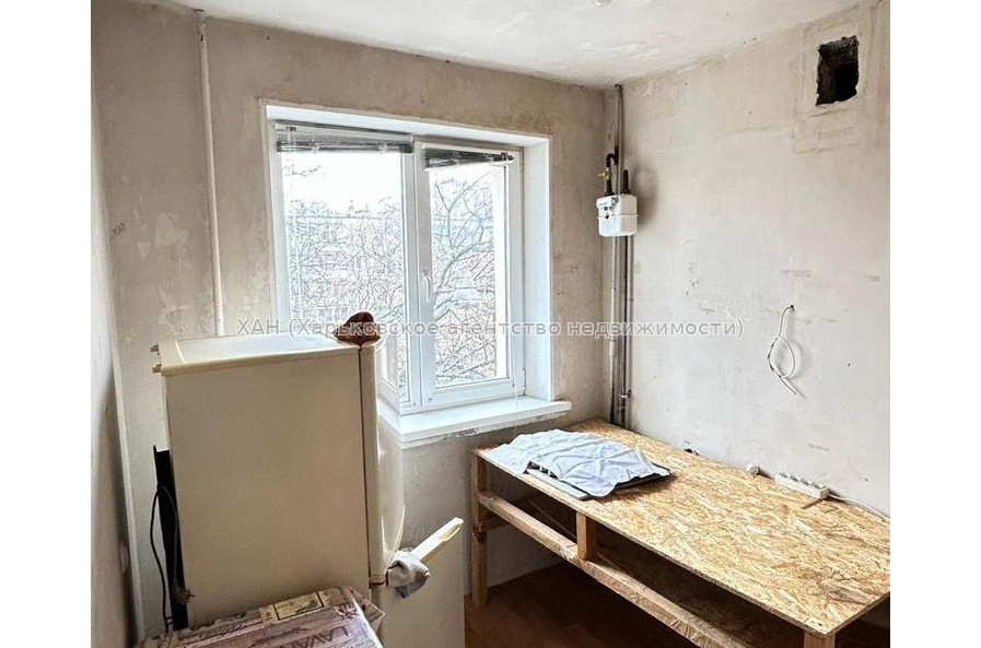 Продам квартиру, 2  ком., 48.50 м², частичный ремонт 