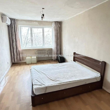 Продам квартиру, 2  ком., 48.50 м², частичный ремонт 