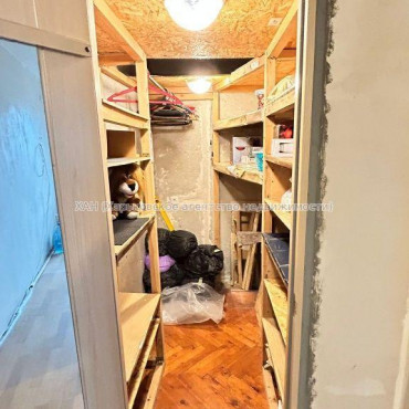 Продам квартиру, 2  ком., 48.50 м², частичный ремонт 
