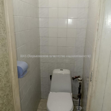 Продам квартиру, 23 Августа ул. , 3 кім., 56 м², советский ремонт 