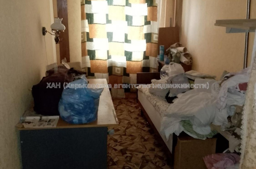 Продам квартиру, 23 Августа ул. , 3 кім., 56 м², советский ремонт 