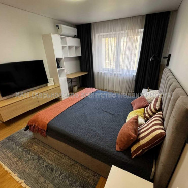 Продам квартиру, Кушнарева ул. , 2 кім., 78 м², авторский дизайн 