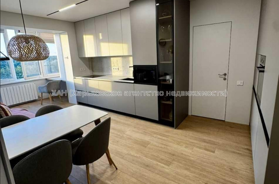 Продам квартиру, Кушнарева ул. , 2 кім., 78 м², авторский дизайн 