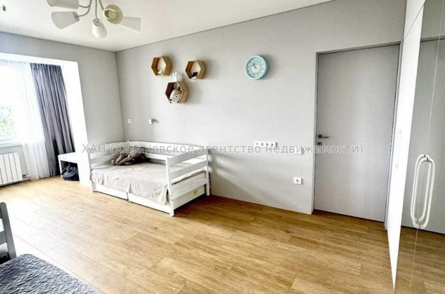 Продам квартиру, Кушнарева ул. , 2 кім., 78 м², авторский дизайн 