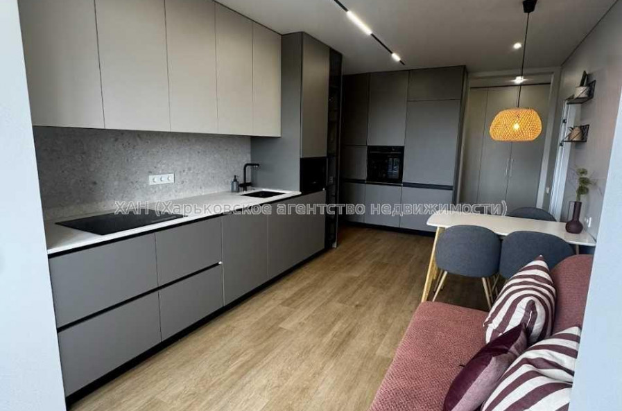 Продам квартиру, Кушнарева ул. , 2 кім., 78 м², авторский дизайн 