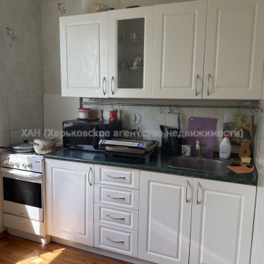 Продам квартиру, Большая Кольцевая ул. , 2 кім., 51 м², косметический ремонт 